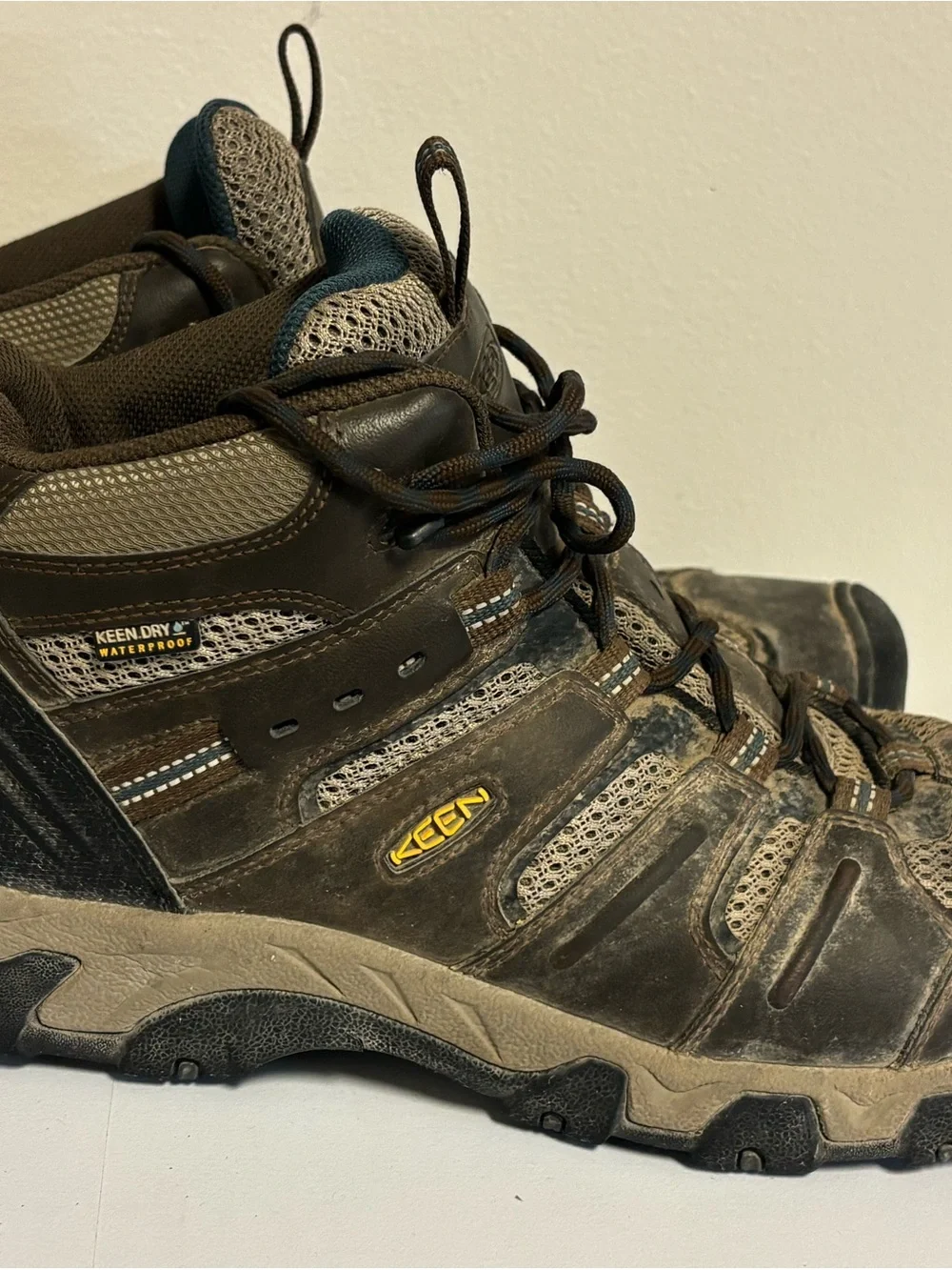KEEN Men's Brown and Tan Hiking Boots